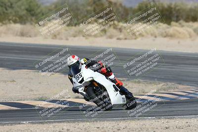 media/Dec-07-2025-CVMA (Sun) [[3e7d2de5dc]]/Race 8-Middleweight Shootout/